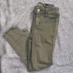 American Eagle cropped jeans